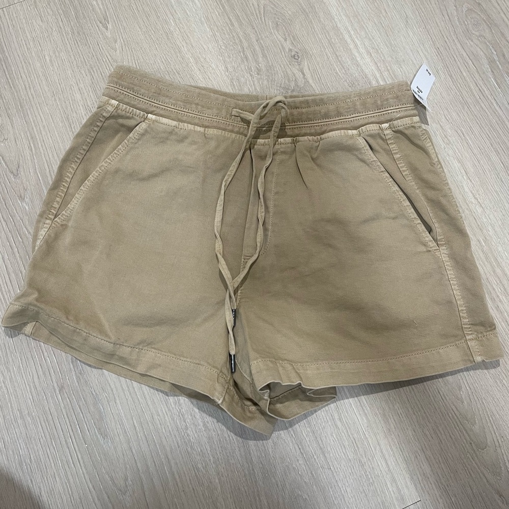 Brand new gap shorts